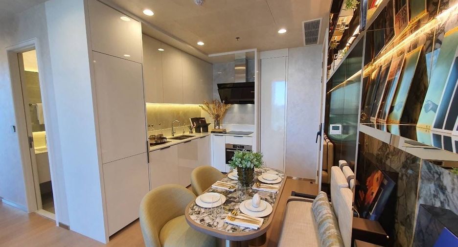 For sale 2 bedrooms condo in Sathon, Bangkok