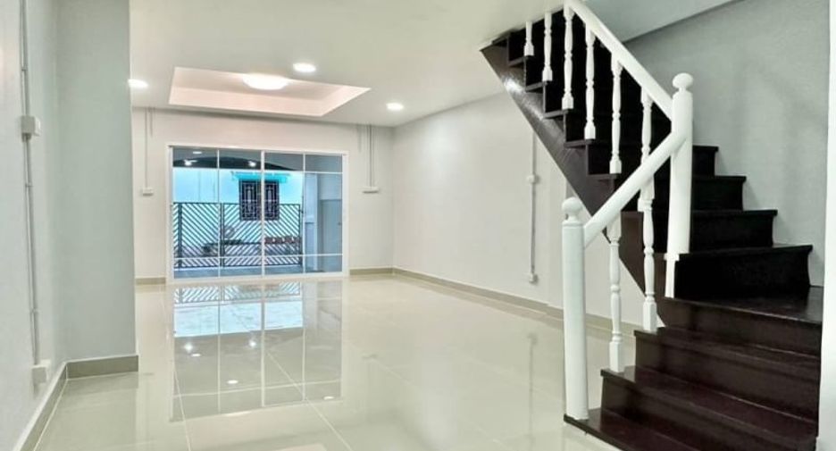 For sale 3 Beds townhouse in Mueang Nonthaburi, Nonthaburi