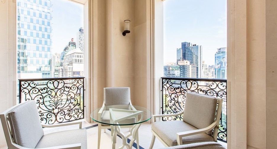 For sale 2 bedrooms condo in Pathum Wan, Bangkok