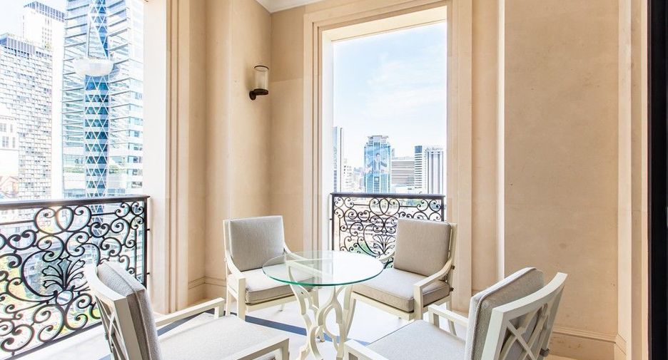 For sale 2 bedrooms condo in Pathum Wan, Bangkok