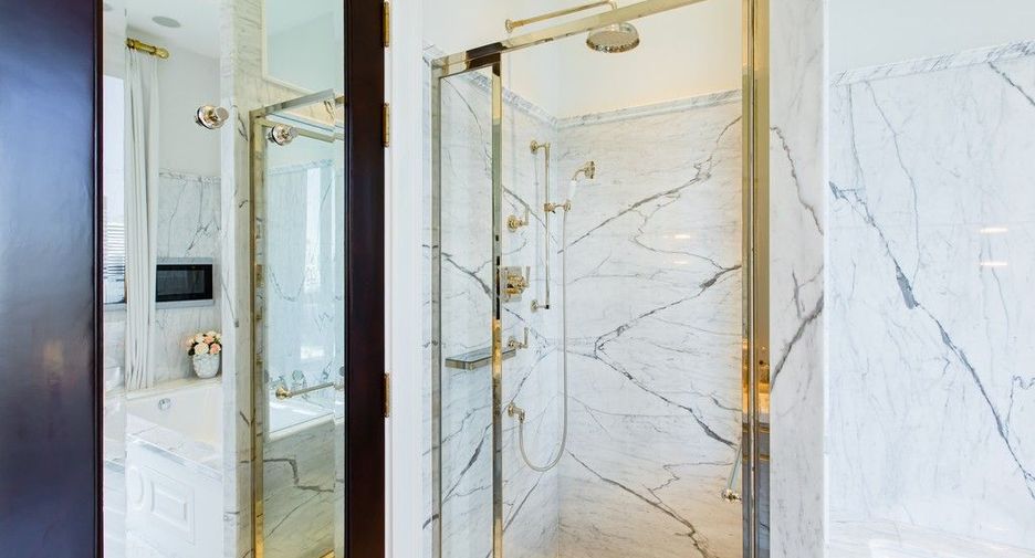 For sale 2 bedrooms condo in Pathum Wan, Bangkok