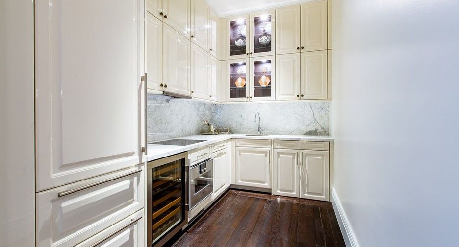For sale 2 bedrooms condo in Pathum Wan, Bangkok