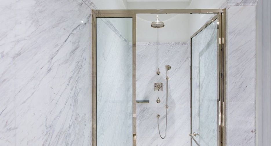 For sale 2 bedrooms condo in Pathum Wan, Bangkok