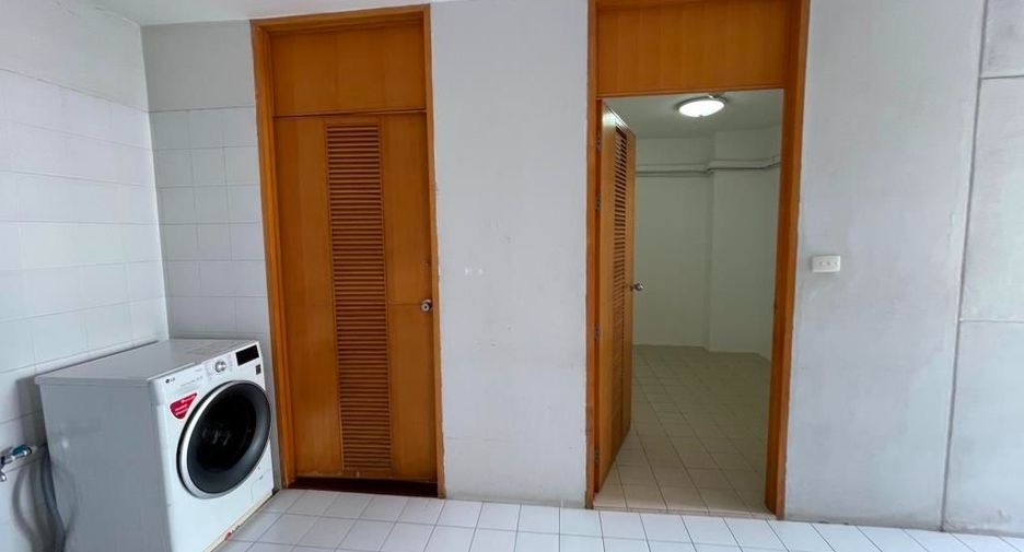 À louer 2 chambres appartement à Sathon, Bangkok