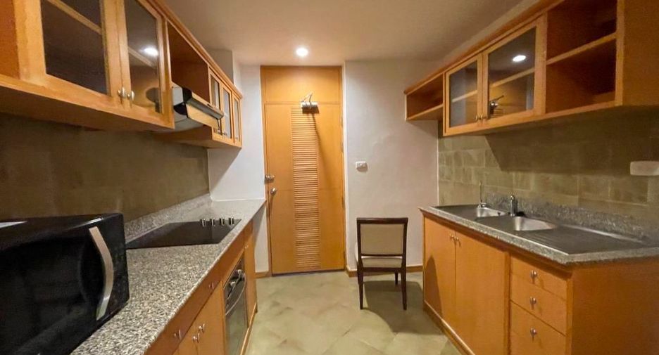 À louer 2 chambres appartement à Sathon, Bangkok