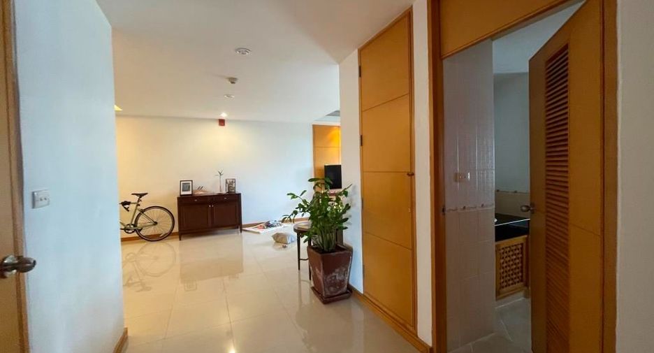 À louer 2 chambres appartement à Sathon, Bangkok