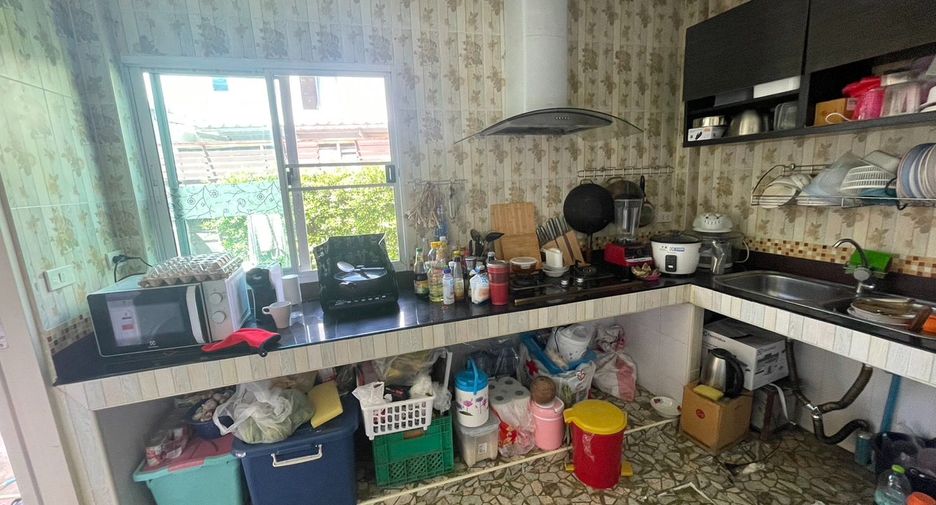 For sale 3 bedrooms townhouse in Mueang Pathum Thani, Pathum Thani