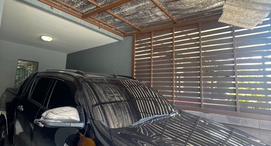 For sale 3 bedrooms townhouse in Mueang Pathum Thani, Pathum Thani