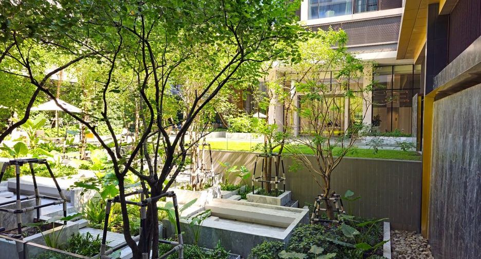 For rent and for sale 2 bedrooms condo in Pathum Wan, Bangkok