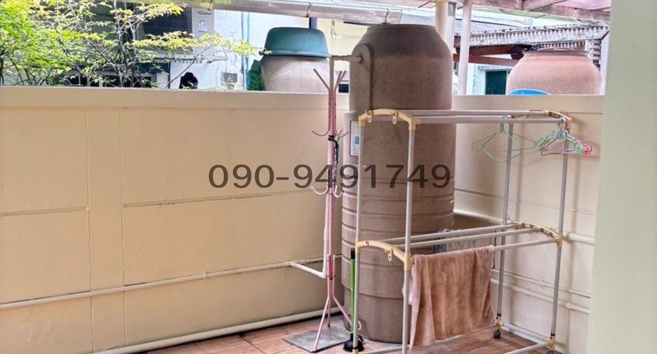 For rent 3 bedrooms townhouse in Lat Krabang, Bangkok