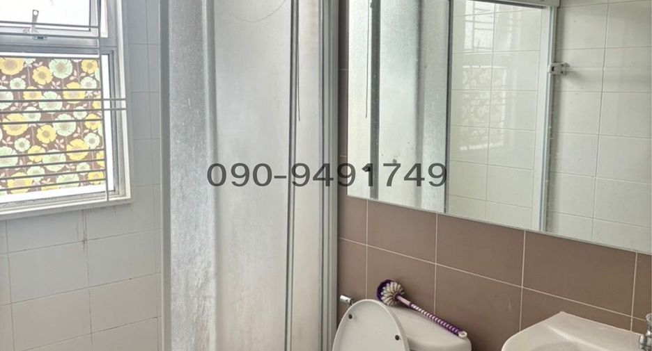 For rent 3 bedrooms townhouse in Lat Krabang, Bangkok