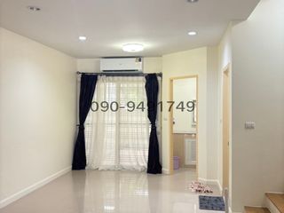 Reihenhaus zur Miete mit 3 Zimmer in Lat Krabang, Bangkok