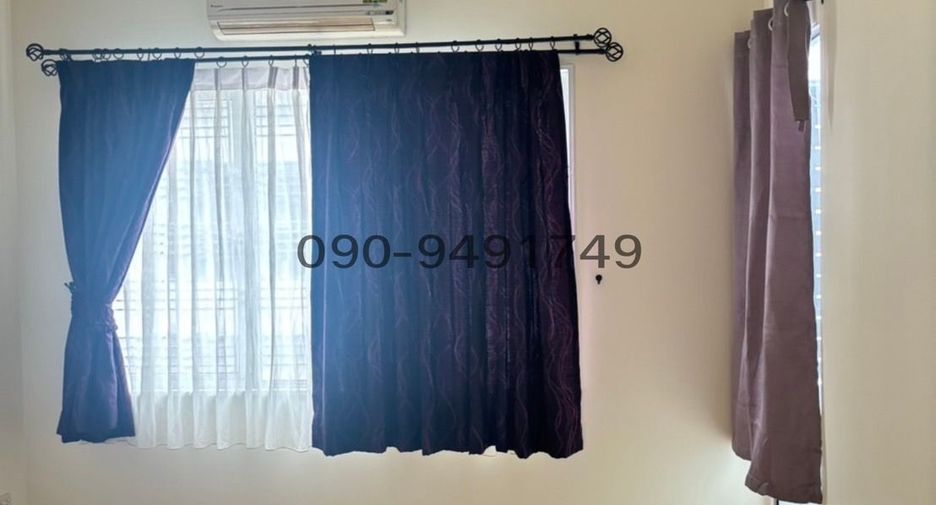For rent 3 bedrooms townhouse in Lat Krabang, Bangkok