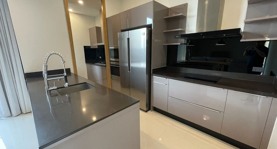 For rent studio condo in Khlong Toei, Bangkok