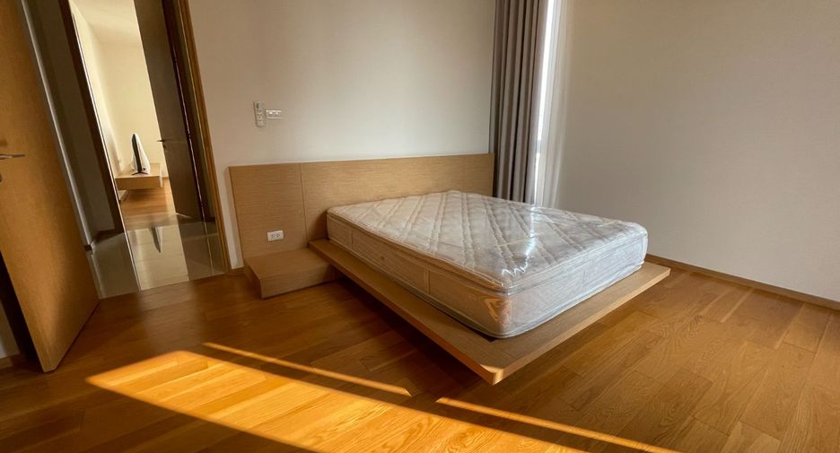 For rent studio condo in Khlong Toei, Bangkok