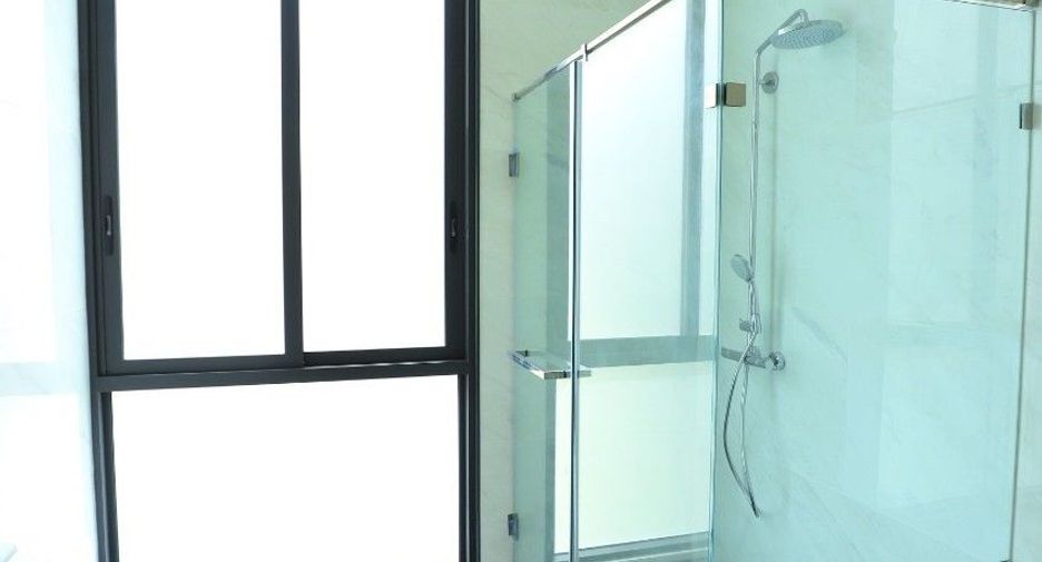 For rent studio condo in Khlong Toei, Bangkok