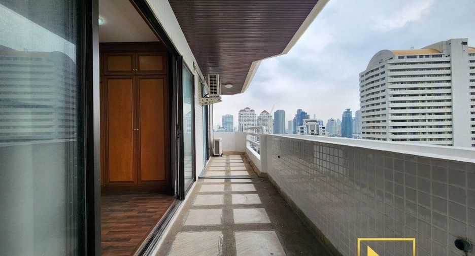 For rent 3 bedrooms condo in Watthana, Bangkok