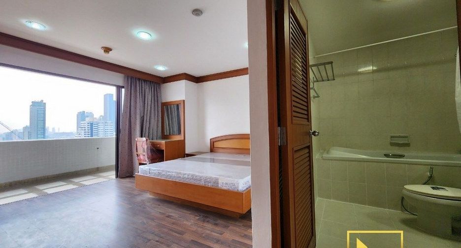 For rent 3 bedrooms condo in Watthana, Bangkok