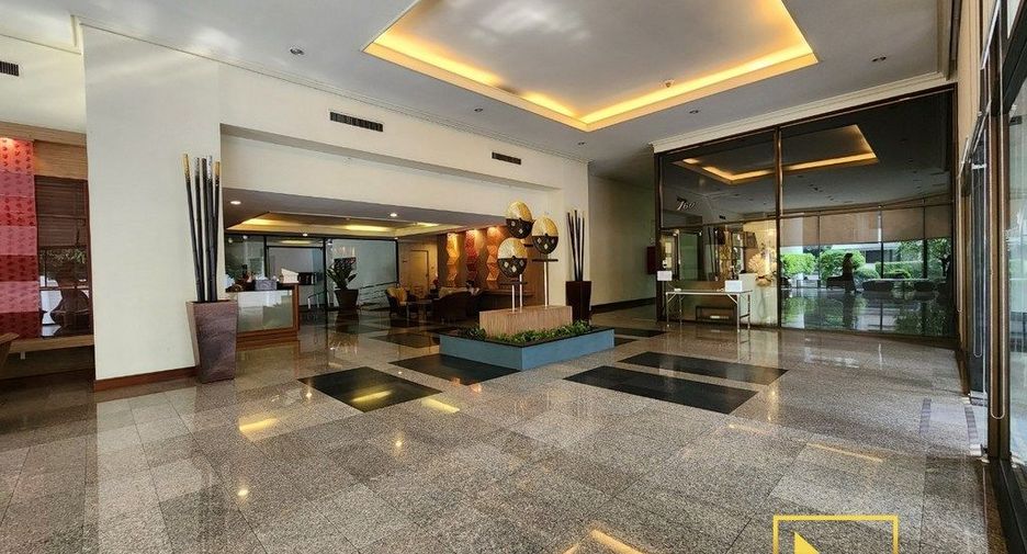 For rent 3 bedrooms condo in Watthana, Bangkok