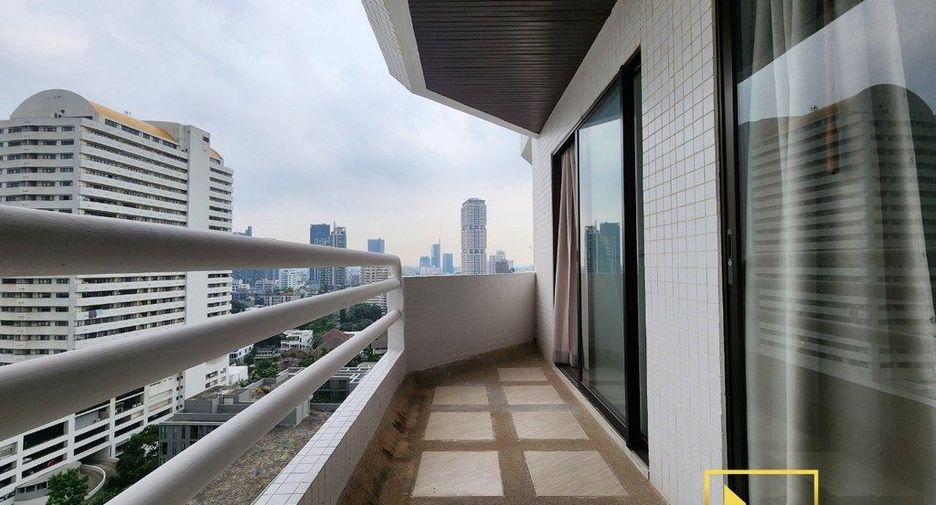 For rent 3 bedrooms condo in Watthana, Bangkok