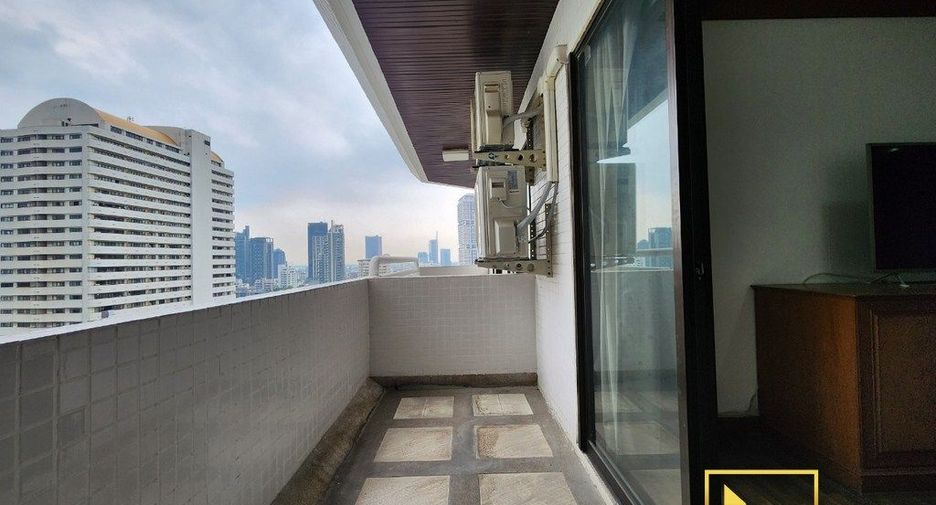 For rent 3 bedrooms condo in Watthana, Bangkok