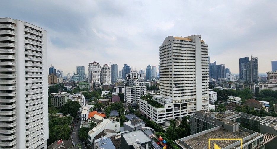 For rent 3 bedrooms condo in Watthana, Bangkok