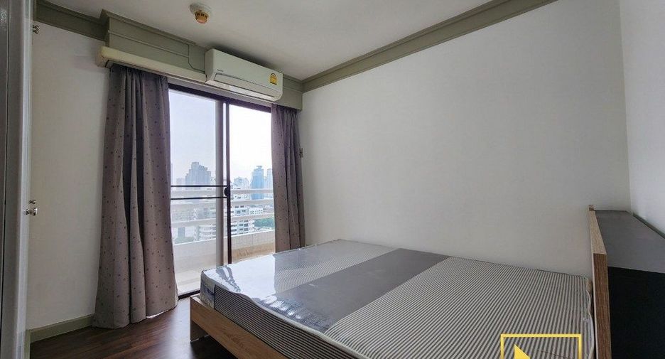 For rent 3 bedrooms condo in Watthana, Bangkok