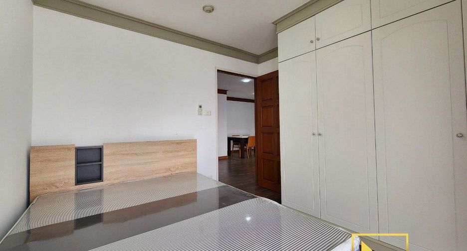 For rent 3 bedrooms condo in Watthana, Bangkok