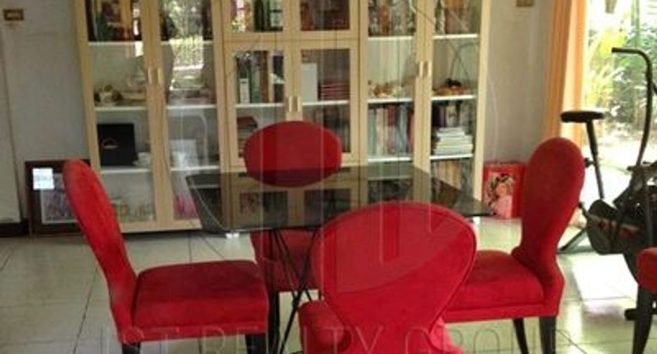 Haus zum Kauf mit 4 Zimmer in Saphan Sung, Bangkok