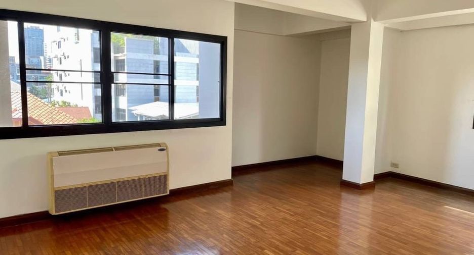 For rent 8 bedrooms office in Khlong Toei, Bangkok