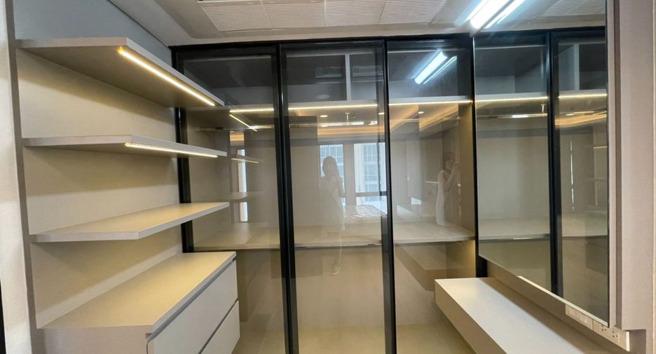 Wohnung zur Miete mit 3 Zimmer in Pathum Wan, Bangkok