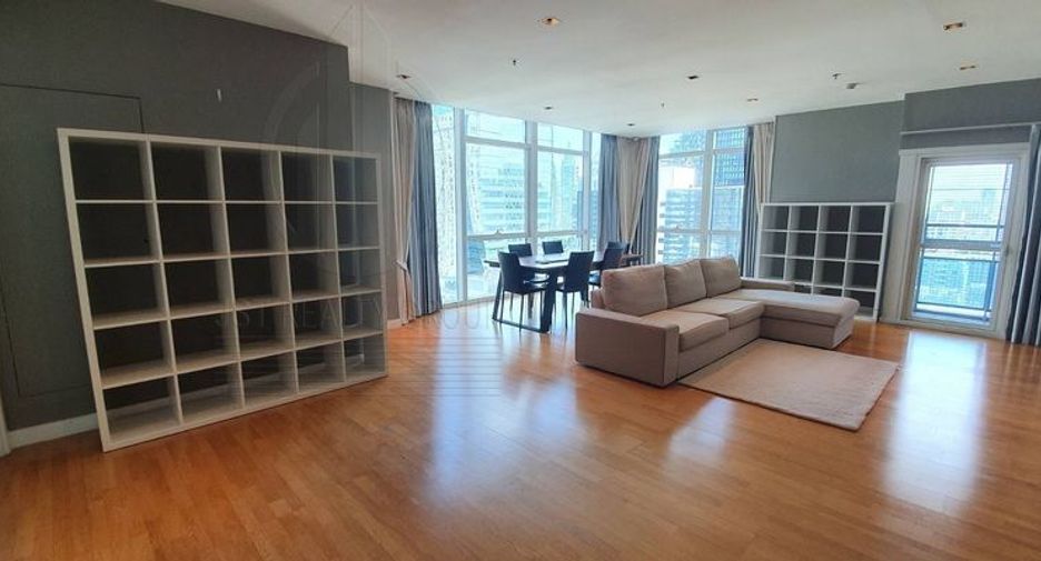 À louer 4 chambres condo à Pathum Wan, Bangkok