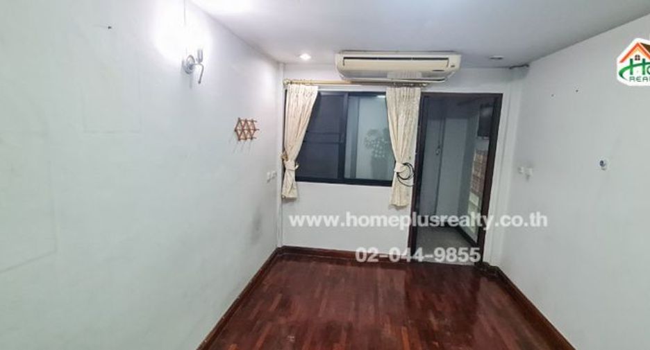 For sale 3 bedrooms townhouse in Phaya Thai, Bangkok