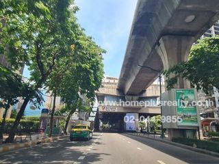 For sale 3 bed townhouse in Phaya Thai, Bangkok