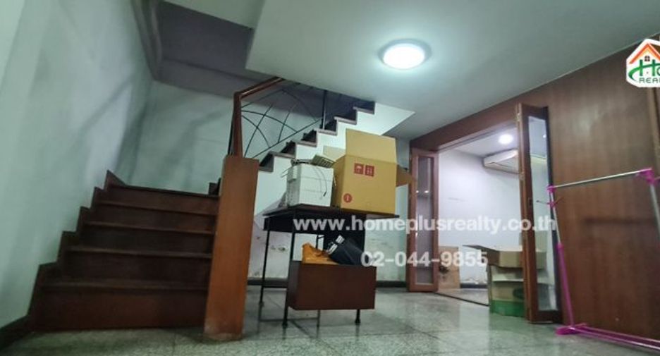 For sale 3 bedrooms townhouse in Phaya Thai, Bangkok