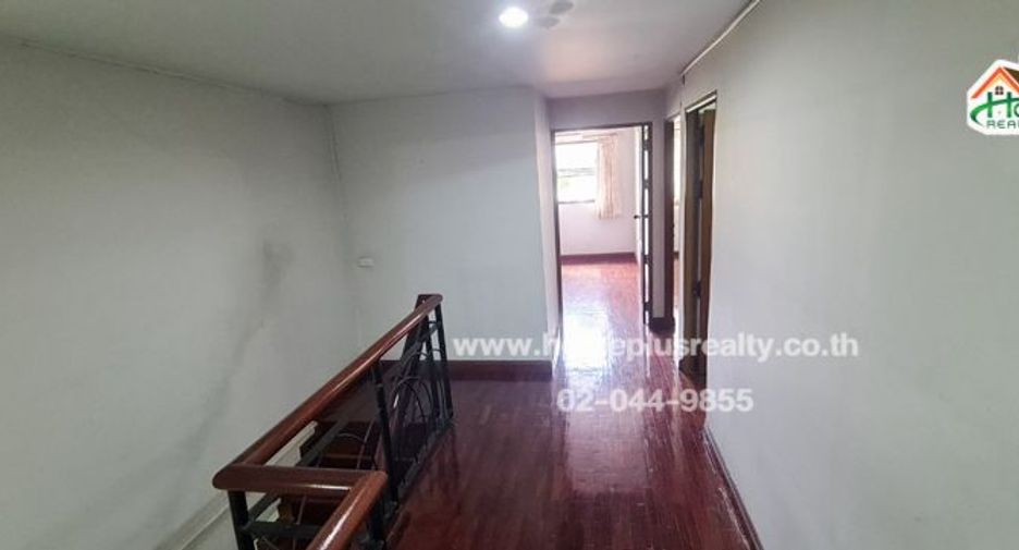 For sale 3 bedrooms townhouse in Phaya Thai, Bangkok