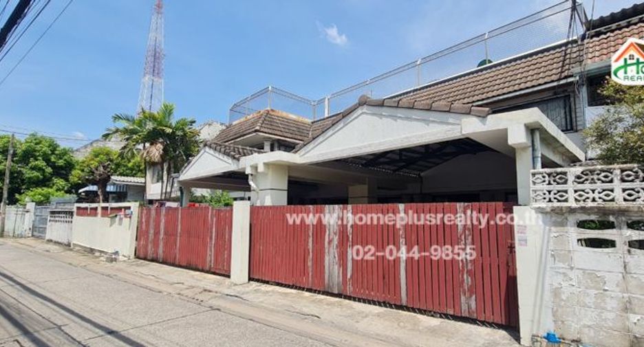 For sale 3 bedrooms townhouse in Phaya Thai, Bangkok