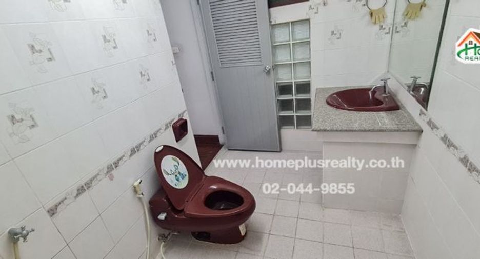 For sale 3 bedrooms townhouse in Phaya Thai, Bangkok