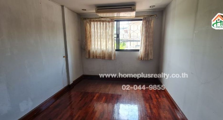 For sale 3 bedrooms townhouse in Phaya Thai, Bangkok
