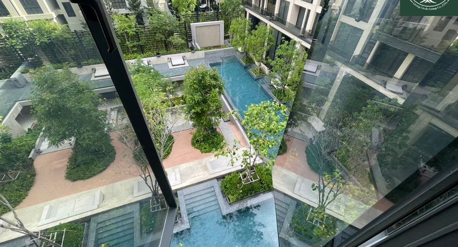 For rent 2 bed condo in Watthana, Bangkok