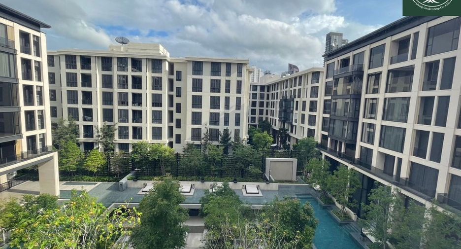 For rent 2 bed condo in Watthana, Bangkok