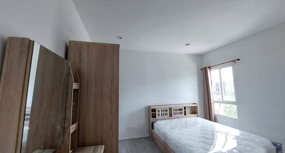 For rent 2 bedrooms townhouse in Mueang Pathum Thani, Pathum Thani