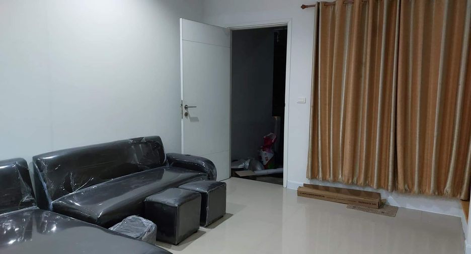 For rent 2 bedrooms townhouse in Mueang Pathum Thani, Pathum Thani