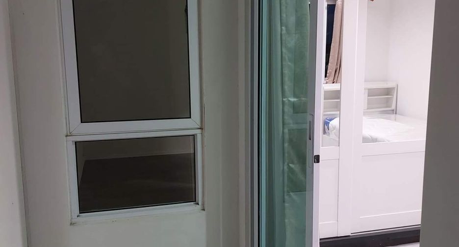 For rent 2 bedrooms townhouse in Mueang Pathum Thani, Pathum Thani