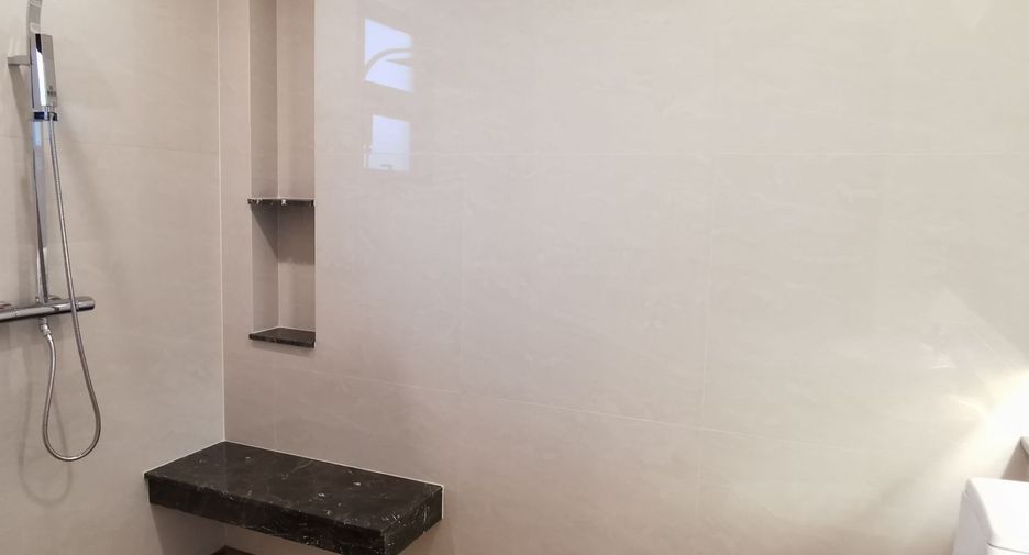 For sale 5 bedrooms house in Suan Luang, Bangkok