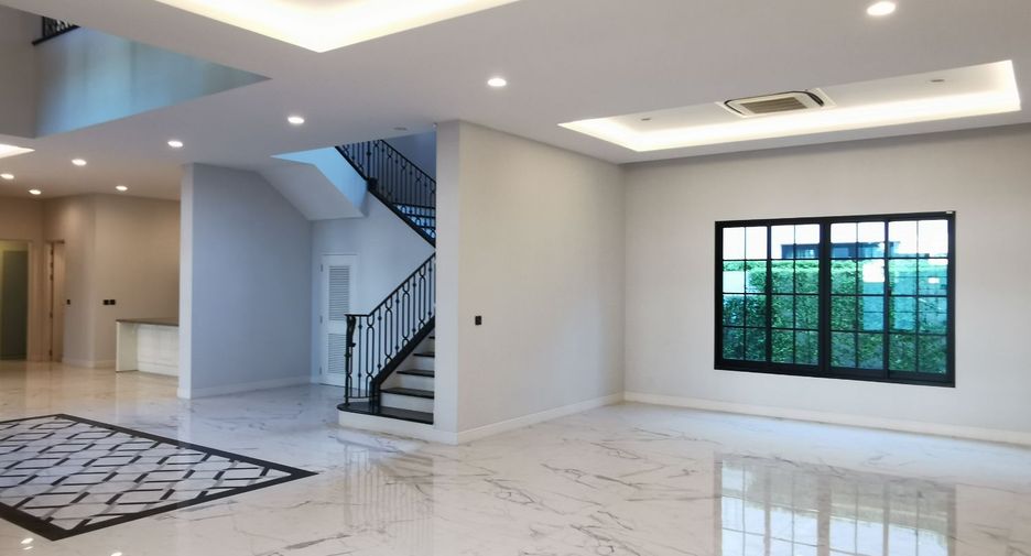For sale 5 bedrooms house in Suan Luang, Bangkok