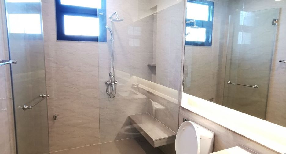 For sale 5 bedrooms house in Suan Luang, Bangkok
