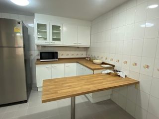 For rent 3 bed serviced apartment in Watthana, Bangkok