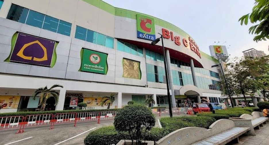 For sale hotel in Phra Khanong, Bangkok