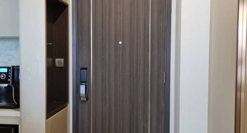 Аренда и продажа 3 спальни кондо в Кхлонг Тоеи, Бангкок